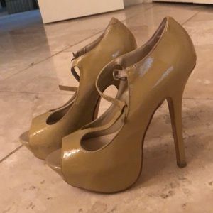 Steve Madden nude heels